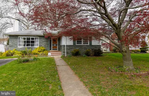 111 Atkins Ave, Hamilton, NJ 08610