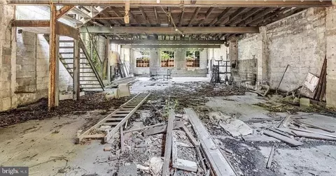 103 Pullen Aly, Trenton, NJ 08611