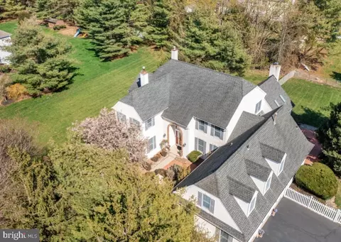 4 N Longfellow Dr, Princeton Junction, NJ 08550