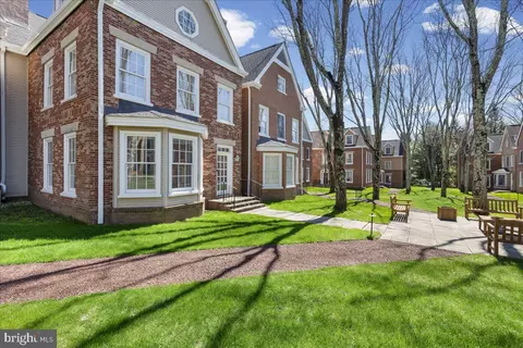 47 Governors Ln, Princeton, NJ 08540