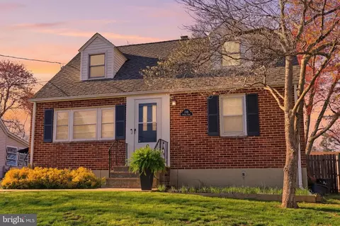 240 Tantum Dr, Hamilton, NJ 08610