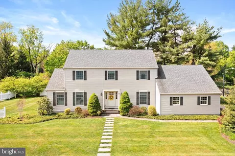 9 Holly Ln, Lawrenceville, NJ 08648