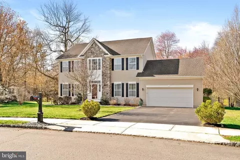 17 Dogwood Ln, Hamilton, NJ 08690