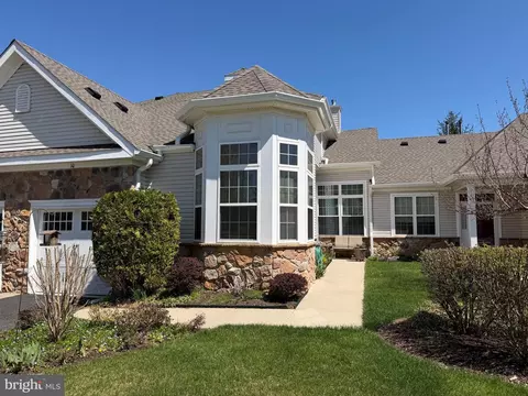 10 Dickens Dr #INT, Lawrenceville, NJ 08648