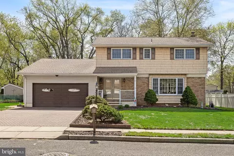 51 Bolton Rd, Trenton, NJ 08610