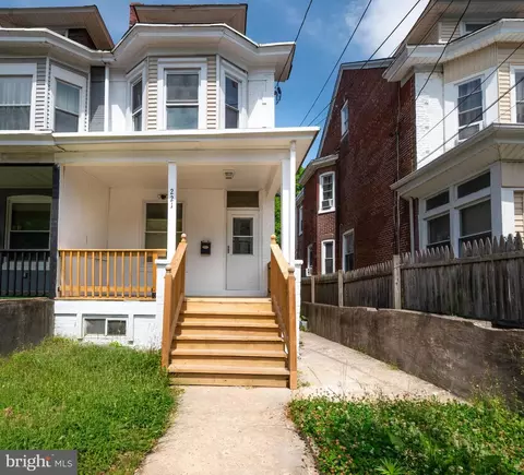 221 Highland Ave, Trenton, NJ 08618