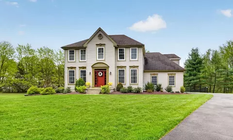 5 Blue Bell Ln, Robbinsville, NJ 08691