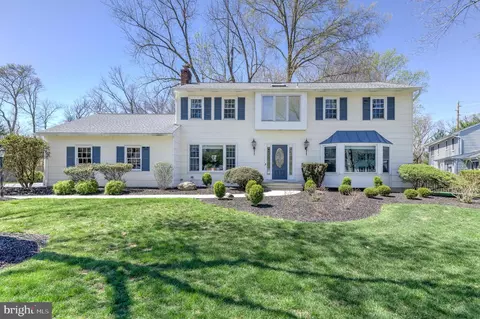 4 Hawk Dr E, Princeton Junction, NJ 08550