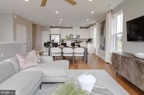 162 Leona Stewart Blvd, Pennington, NJ 08534