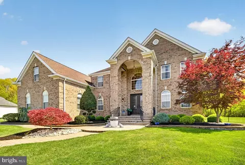 45 Emerald Rd, Robbinsville, NJ 08691