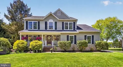 15 Annie Ln, Robbinsville, NJ 08691