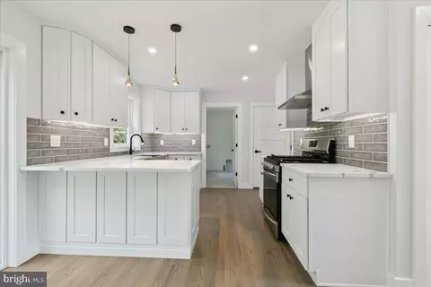 Kitchen - 288 Clamer Rd, Ewing, NJ 08628 photo 2 of 2