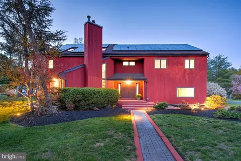 15 Hawk Dr, Princeton Junction, NJ 08550