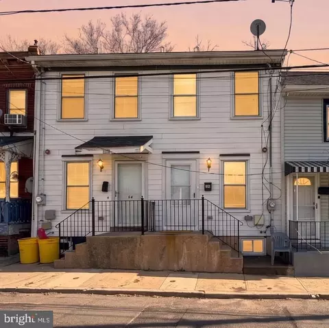 26 Bond St, Trenton, NJ 08618