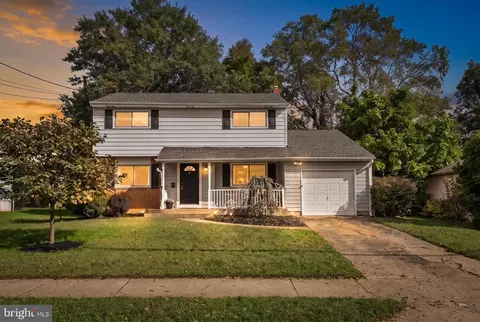 28 Walt Whitman Way, Hamilton, NJ 08690