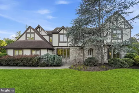 3 N Field Ct, Lawrence Township, NJ 08648