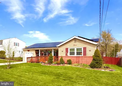 12 Sedgwick Rd, Hamilton, NJ 08690