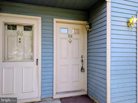 98 Wyndham Pl, Robbinsville, NJ 08691