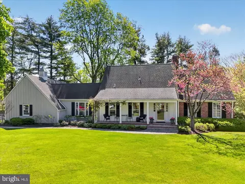 211 Penn View Dr, Pennington, NJ 08534
