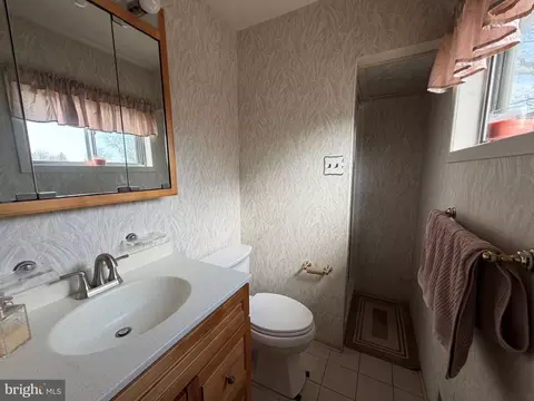 Bath - 89 Upper Ferry Rd, Ewing, NJ 08628 photo 3 of 4