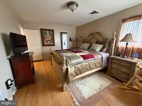 Bedroom - 89 Upper Ferry Rd, Ewing, NJ 08628 photo 3 of 5