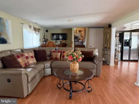 Living - 89 Upper Ferry Rd, Ewing, NJ 08628 photo 2 of 3