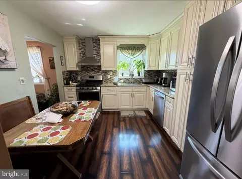 Kitchen - 89 Upper Ferry Rd, Ewing, NJ 08628 photo 1 of 1