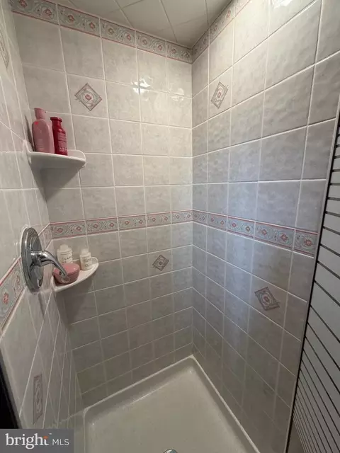Bath - 89 Upper Ferry Rd, Ewing, NJ 08628 photo 4 of 4