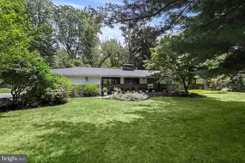 1004 Mercer Rd, Princeton, NJ 08540