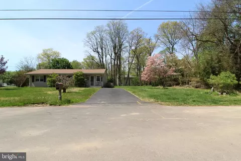 21 Vetterlein Ave, Hamilton, NJ 08619