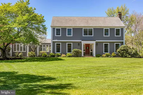 3 Timkak Ln, Pennington, NJ 08534