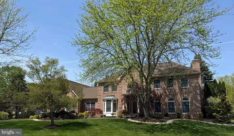 2 Clarendon Ct, Princeton Junction, NJ 08550