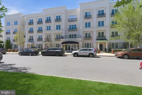 1 N Commerce Sq #308, Robbinsville, NJ 08691