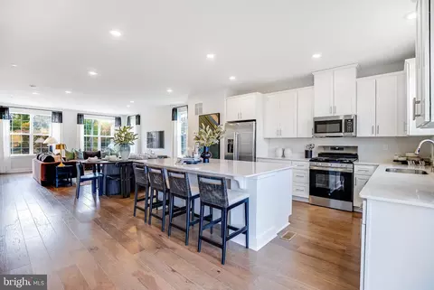 108 Fred Clark Dr, Pennington, NJ 08534