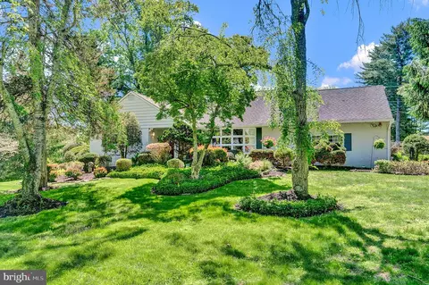 12 Forrest Blend Dr, Titusville, NJ 08560