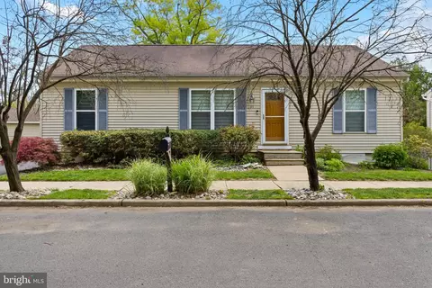 91 Martins Ln, Hamilton, NJ 08620