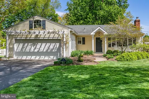 317 Sked St, Pennington, NJ 08534