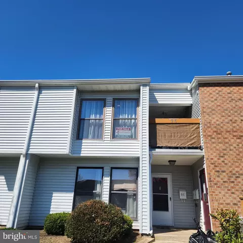 3 K Twin Rivers Dr, East Windsor, NJ 08520