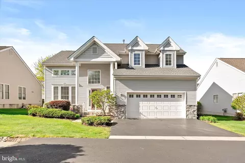 56 Goldfinch Dr, Hamilton, NJ 08690