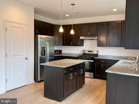 Kitchen - 10 Misty Meadow Ln, Hamilton, NJ 08619 photo 2 of 2
