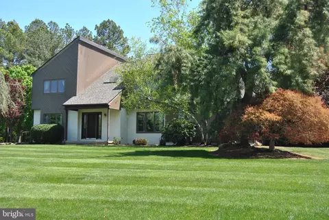 7 Sheridan Dr, West Windsor, NJ 08550