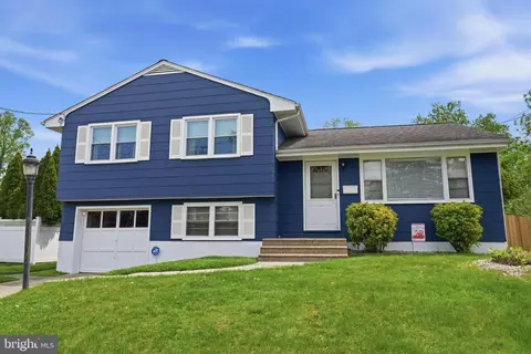 22 Valley View Rd, Hamilton, NJ 08620