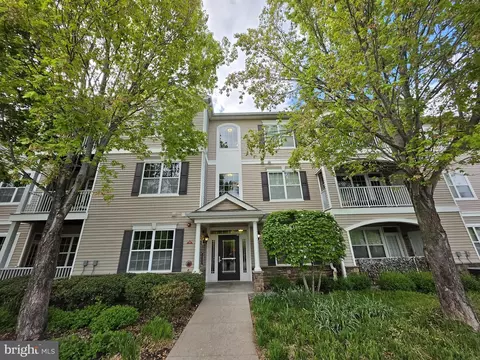 132 Timberlake Dr, Ewing, NJ 08618