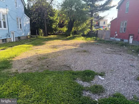 215 Woodlawn Ave, Hamilton, NJ 08609