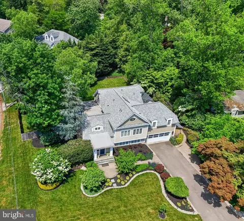 620 Lake Dr, Princeton, NJ 08540