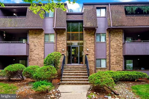 2332 Old Stone Mill Dr, Cranbury, NJ 08512