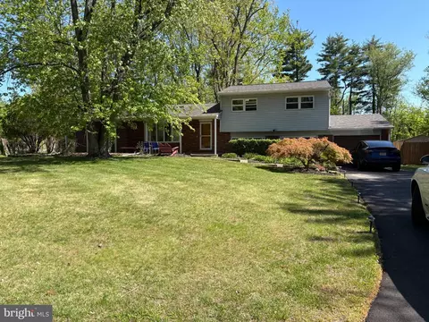 13 Glenview Dr, Princeton, NJ 08540