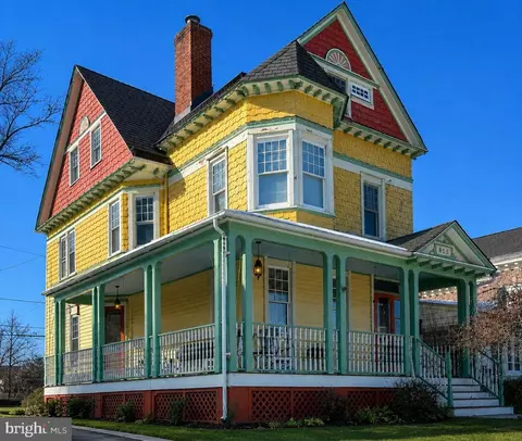 853 Berkeley Ave, Trenton, NJ 08618