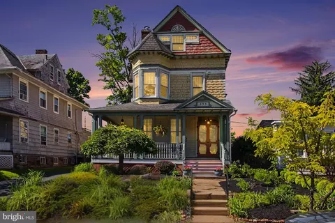 853 Berkeley Ave, Trenton, NJ 08618