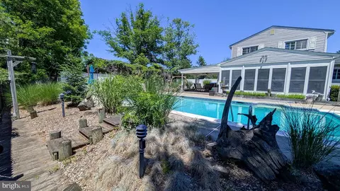 Exterior - 9 Wolfpack Rd, Hamilton, NJ 08619 photo 17 of 20